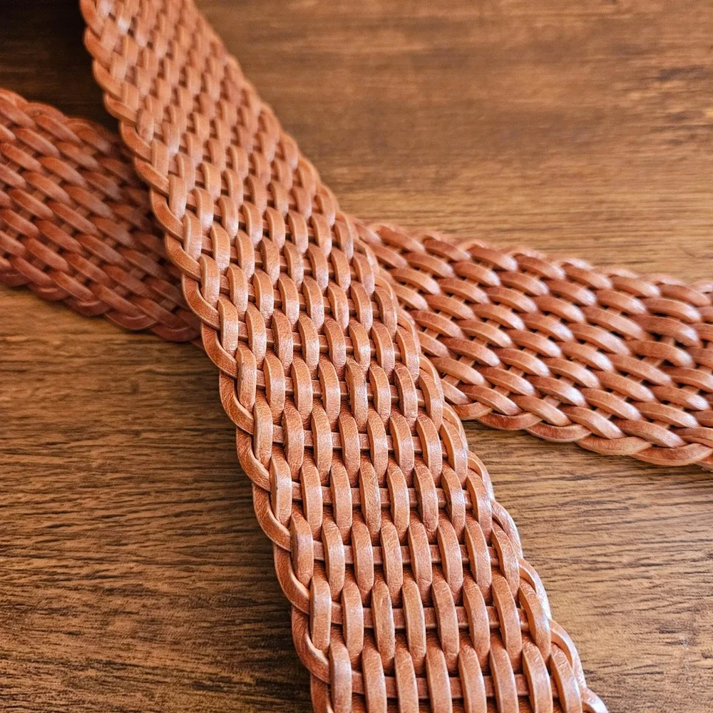 Woven Leather Belt Women's Size M Brown Embossed‎ Silver Buckle Accent Western